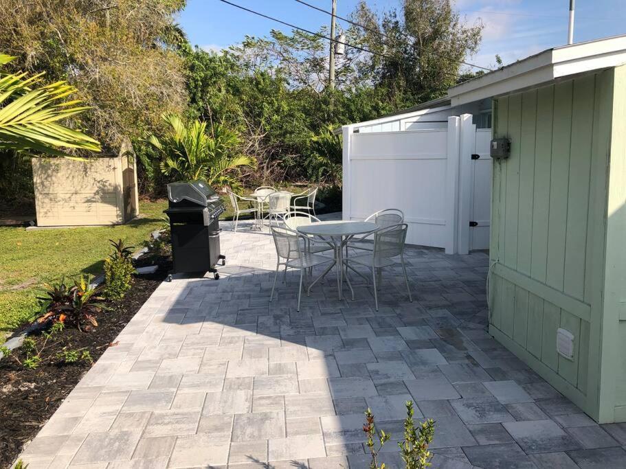 Modern Apartment - 2 Of 4 Punta Gorda Exterior photo